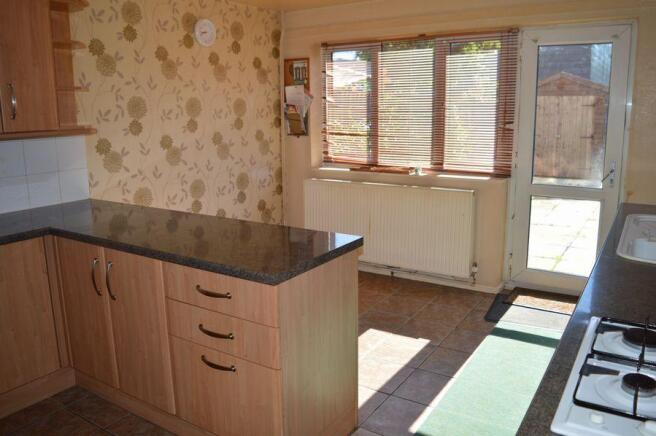 KITCHEN/DINING ROOM