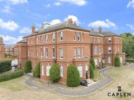 Flat 10, Goldsmith House, Brandesbury Square, Woodford Green IG8 8RL