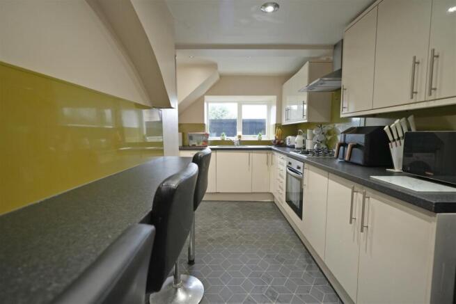 2 bed Terraced for sale Image 6
