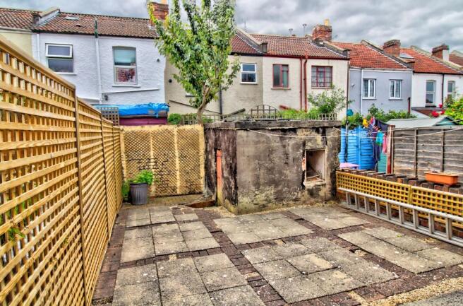 South facing rear garden ed