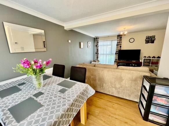 Dining/Lounge