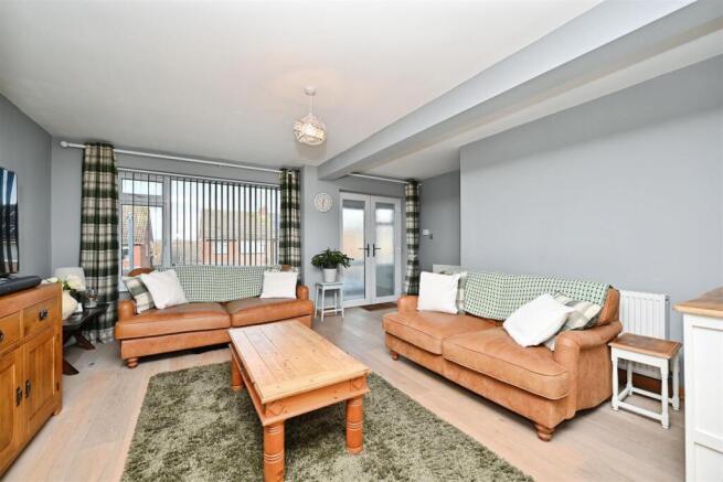 Lounge/Diner/Kitchen