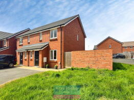 8, Pear Close, Cranbrook EX5 7HX