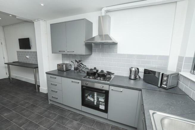 181 Cresent kitchen 2.jpg