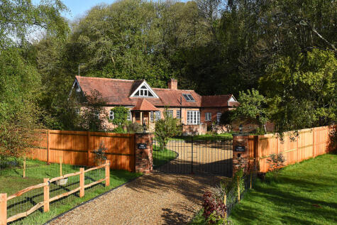 Frensham, Farnham, Surrey, GU10