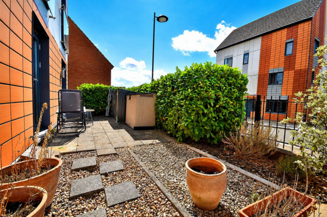 Gifford Lane, Upton, Northampton, NN5 photo 4