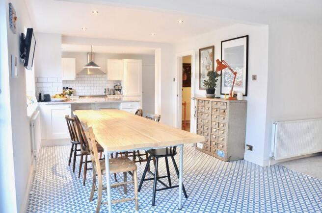Kitchen/Diner/...