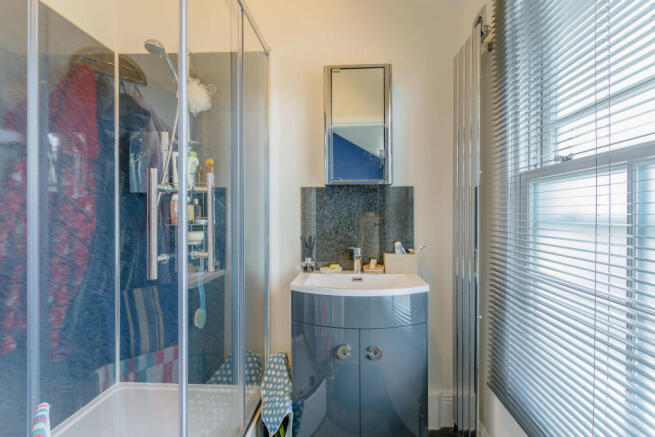 15Ensuite