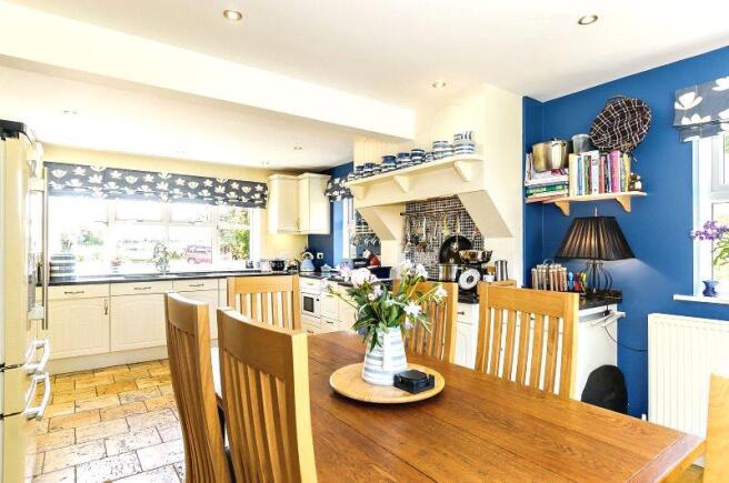 Kitchen/ Breakfast
