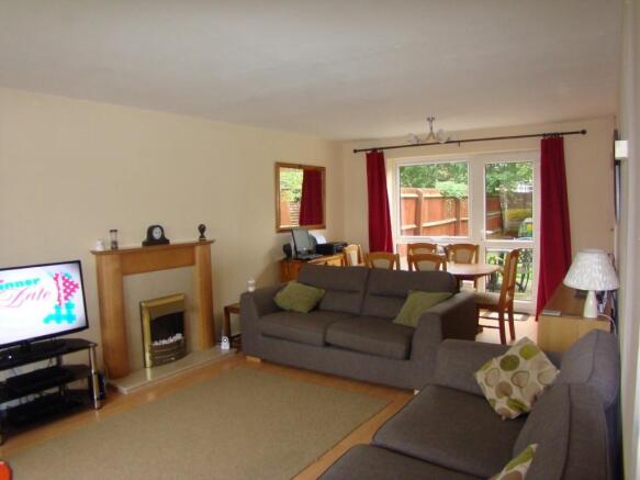 Lounge/Dining Rm