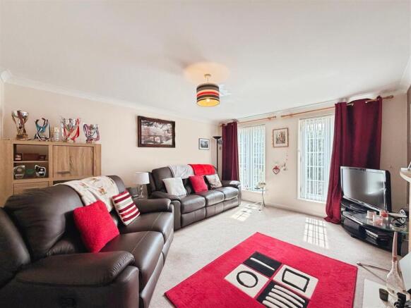 4 bed Town House for sale Image 9