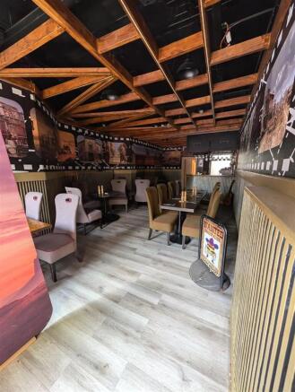 02-restaurant-seating.jpg