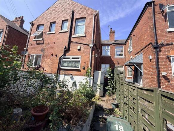 3 bed Terraced for sale Image 12