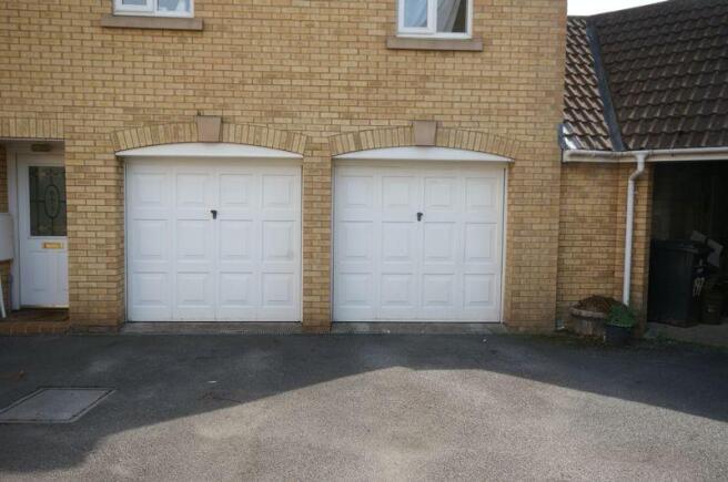 Parking/Garage