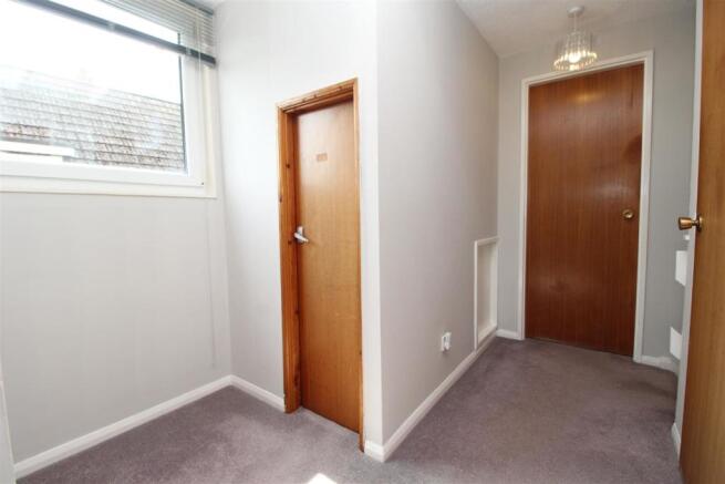 FIRST FLOOR LANDING