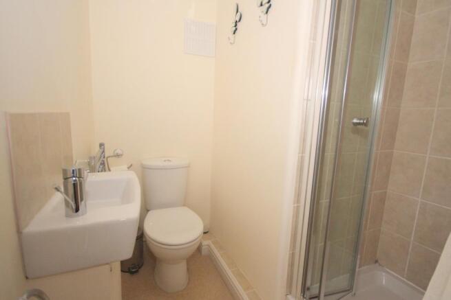 Ensuite to Bedroom 2