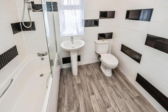 3 bed Semi-Detached for sale Image 12