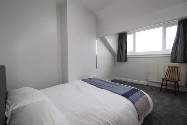 3 bed Terraced to rent Image 9