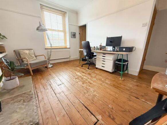 SNUG/ OFFICE RECEPTION ROOM