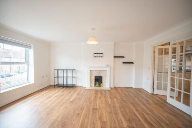 3 bed Town House to rent Image 5