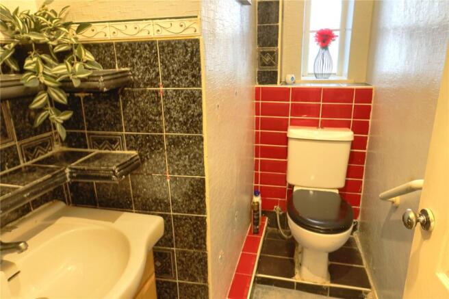 2 bed Flat for sale Image 12