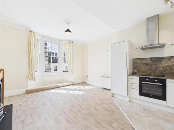 Livingroom & Kitchen Area