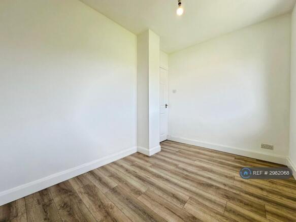 3 bed Semi-Detached to rent Image 10