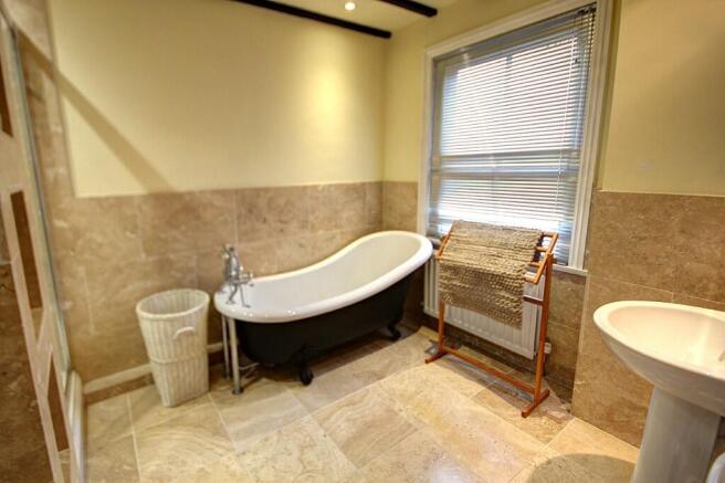3 bed Terraced for sale Image 8