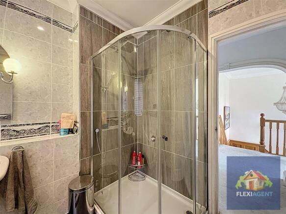 4 Piece Family Bathroom