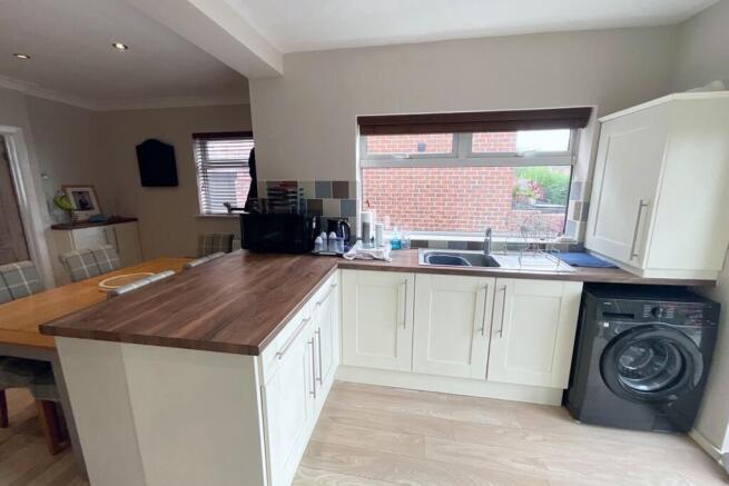 Handsworth Crescent, Sheffield, S9 4BR photo 4