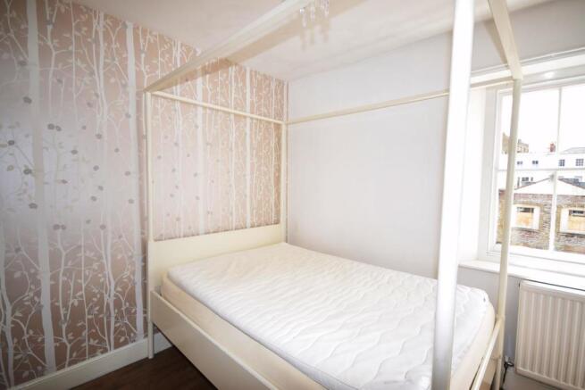 BEDROOM.JPG