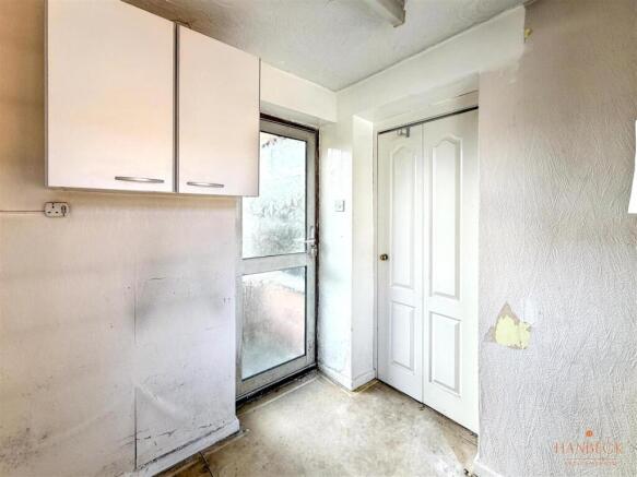 3 bed Semi-Detached for sale Image 10