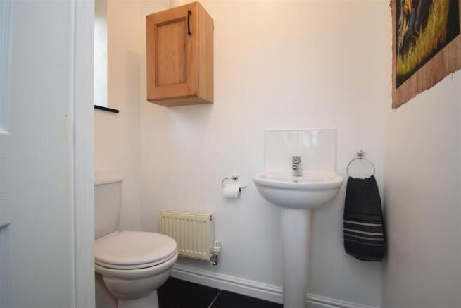 5 bed Detached to rent Image 11