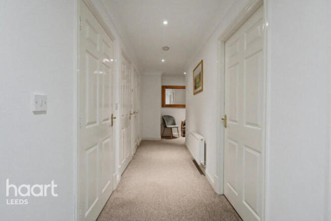 2 bed Apartment for sale Image 11