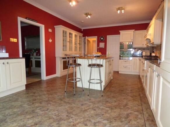 Kitchen1.jpg