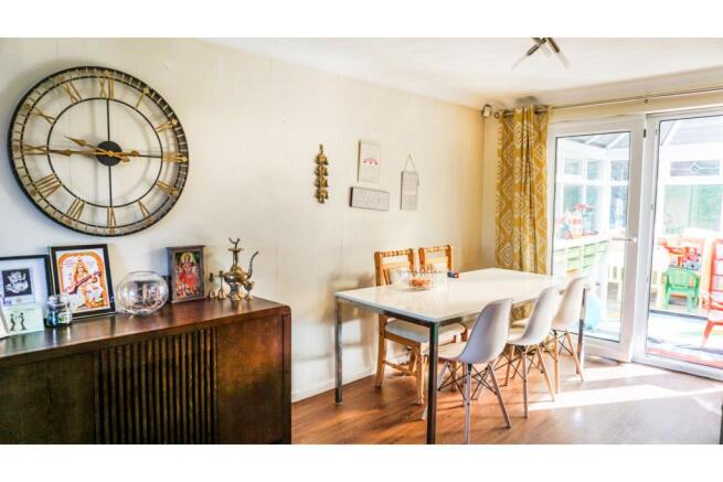 Lounge/Dining Room
