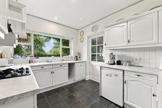Macclesfield Road, Prestbury, Macclesfield photo 4