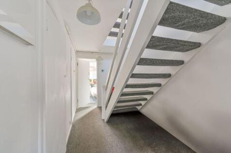 Stanthorpe Close, Streatham, London, SW16