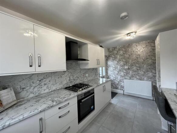 2 bed Semi-Detached Bungalow for sale Image 8