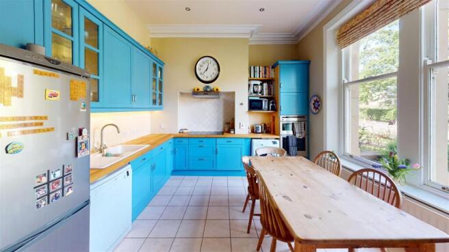 4 bed Terraced for sale Image 8