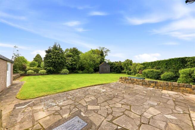4 bed Detached for sale Image 9