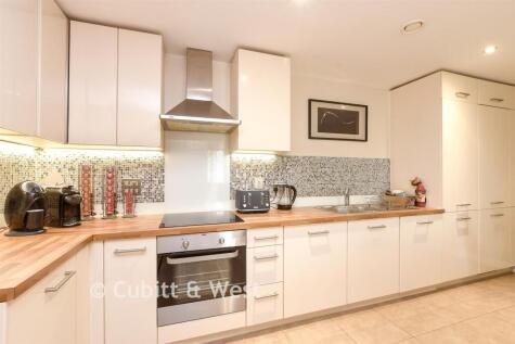 Russells Crescent, Horley, Surrey