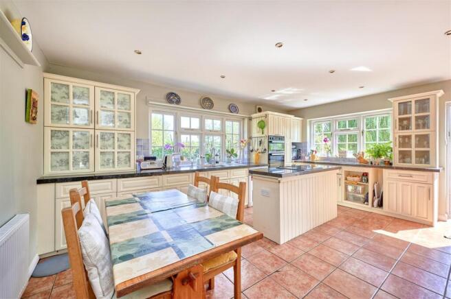 Kitchen/Breakfast Room