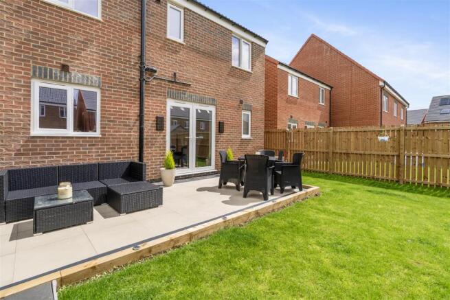 4 bed Detached for sale Image 5