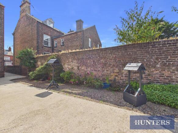 2 bed Apartment for sale Image 12