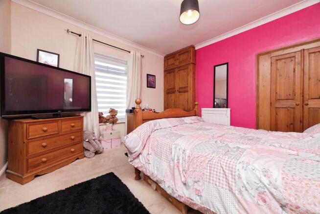 3 bed Terraced for sale Image 11