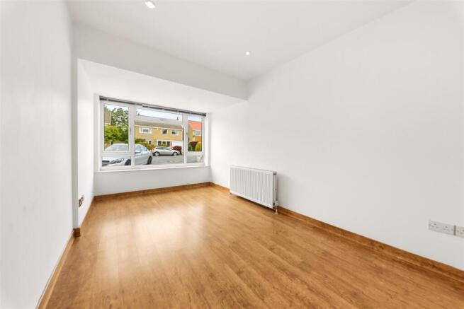 4 bed Detached for sale Image 11