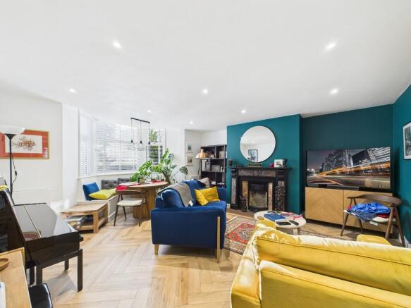 CAM01835G0-PR0366...