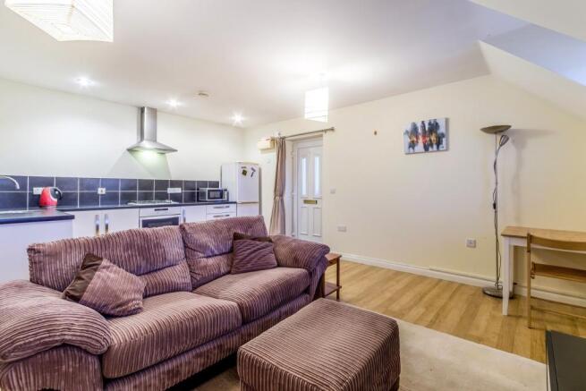 Lounge/Kitchen