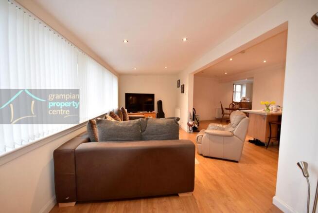 lounge 1.JPG